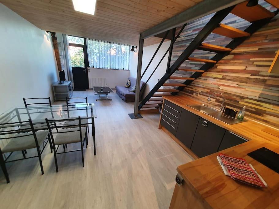 Appartement Centre Ville Au Calme Jardin Et Parking Public لا روشيل المظهر الخارجي الصورة