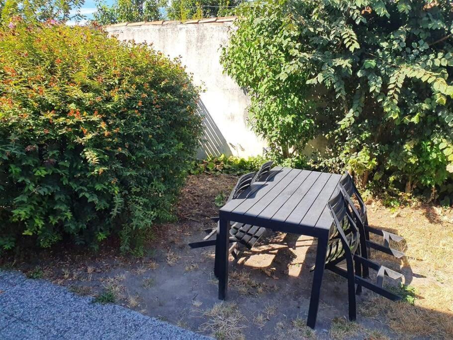 Appartement Centre Ville Au Calme Jardin Et Parking Public لا روشيل المظهر الخارجي الصورة